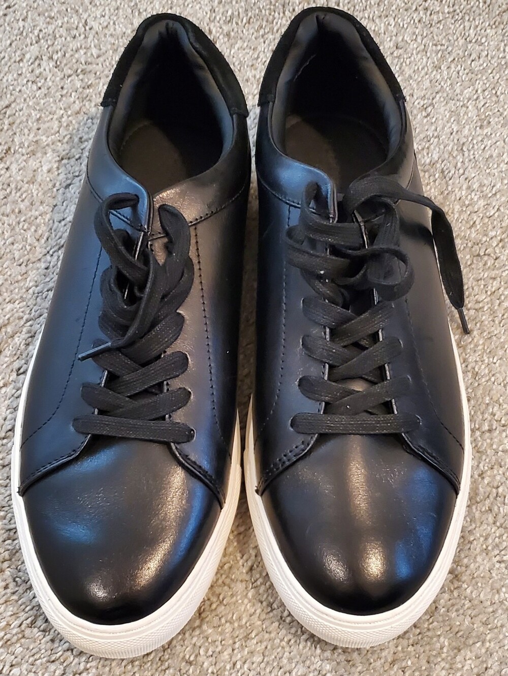Black Low-Top Leather Sneakers - Classic Casual Style